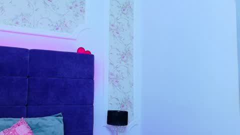 RaysaDrake online show from April 14, 2026, 4:40 am