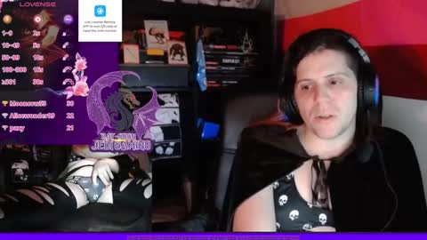 Snapshot of raysuon chatting on January 5, 2025, 10:32 am Rae-Suon online show from January 5, 2025, 10:32 am