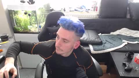 Rayzel online show from January 10, 2026, 12:40 pm