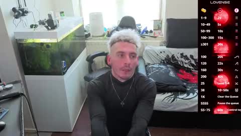 Rayzel online show from March 4, 2026, 12:11 pm