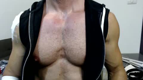 razorramon13 online show from January 28, 2025, 3:35 pm