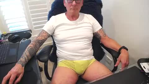 Snapshot of reacher1965 chatting on July 17, 2026, 2:40 am reacher1965 online show from July 17, 2026, 2:40 am