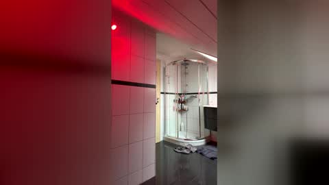 realdeal2000 online show from April 4, 2026, 3:42 pm