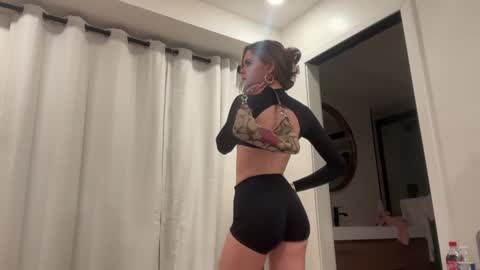 Jade  online show from January 3, 2025, 3:38 am