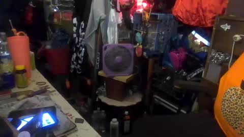 reallyredrum69th online show from October 18, 2025, 5:43 am