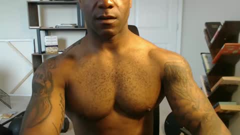 Rey online show from October 10, 2025, 3:44 pm