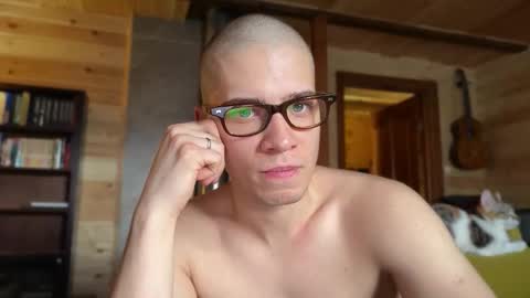 AliceEve online show from March 3, 2026, 8:42 am