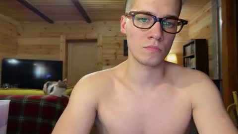 AliceEve online show from March 16, 2026, 6:01 pm