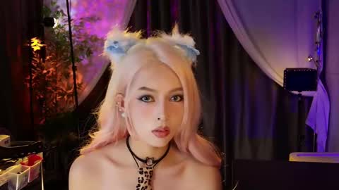 reaowna___ online show from September 27, 2025, 9:36 am