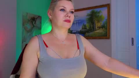 Snapshot of reasonforpassion_ chatting on July 5, 2026, 2:24 pm Im a little sick. Ill be back soon. online show from July 5, 2026, 2:24 pm