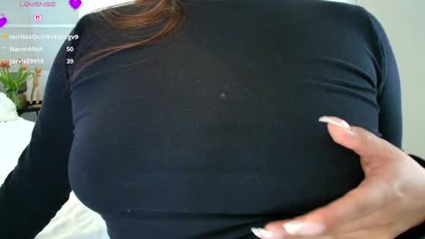Snapshot of rebeca_williams_ chatting on May 1, 2026, 3:16 pm Rebeca Williams online show from May 1, 2026, 3:16 pm