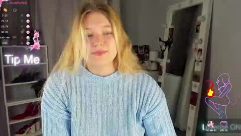 rebecca_____ online show from September 12, 2025, 1:49 am