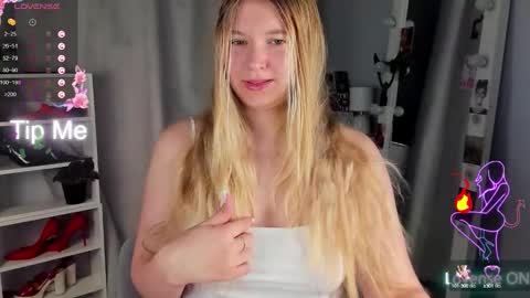 rebecca_____ online show from September 28, 2025, 1:55 am