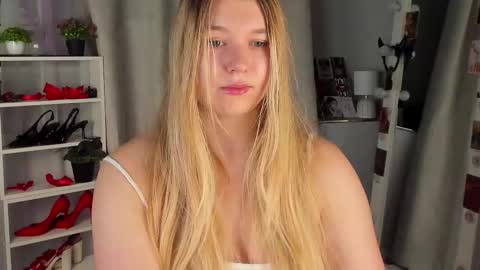 rebecca_____ online show from October 13, 2025, 1:38 am