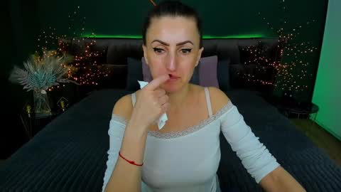 rebecca_diamonds online show from February 27, 2025, 7:23 am