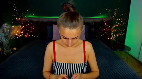 rebecca_diamonds online show from September 30, 2025, 6:18 am