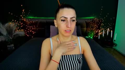 rebecca_diamonds online show from March 17, 2026, 6:28 am