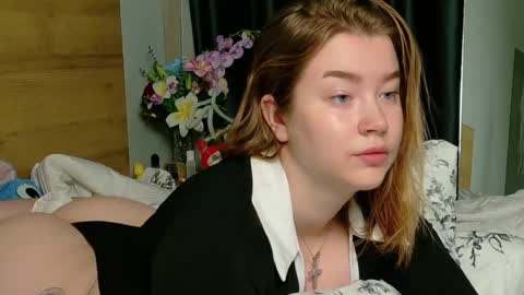 Snapshot of rebecca_lace chatting on October 31, 2025, 10:11 pm rebecca_lace online show from October 31, 2025, 10:11 pm