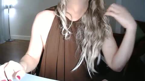 Snapshot of rebeccasoftly chatting on January 15, 2026, 6:55 pm Nadiahorny online show from January 15, 2026, 6:55 pm