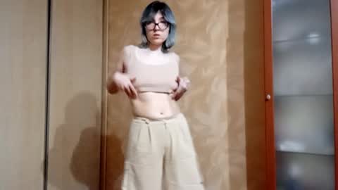 Zoe online show from March 20, 2026, 2:33 pm