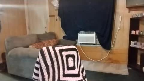 rebeckaloves online show from October 4, 2025, 9:29 am