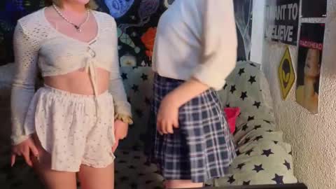 Lara online show from December 19, 2025, 9:33 pm