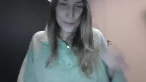 Keely KeKe Kiwi online show from November 12, 2025, 2:23 am