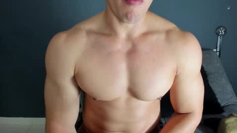 twitter REECET26 instagram RECCETAYLOR online show from October 27, 2025, 3:21 am