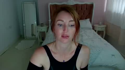Snapshot of red_firesquirt chatting on July 14, 2026, 1:39 pm Red - online show from July 14, 2026, 1:39 pm