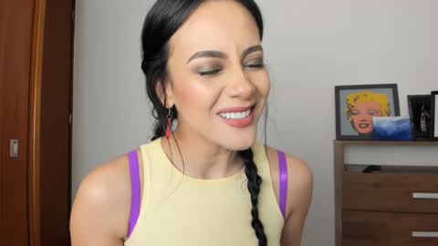 red_flower203 online show from January 14, 2025, 1:26 am