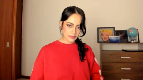 red_flower203 online show from February 15, 2025, 10:52 pm