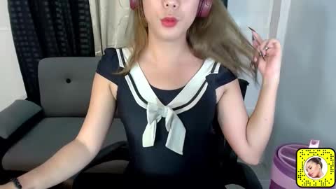 red_kitsune69 online show from March 12, 2025, 10:05 am