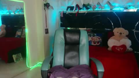 Luna online show from December 4, 2025, 1:20 pm