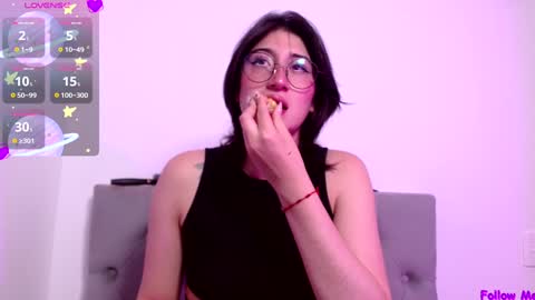 IG   OF red moonn online show from December 21, 2024, 5:51 pm