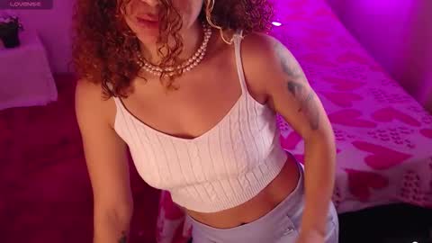 red_velvett0 online show from October 25, 2025, 7:27 am