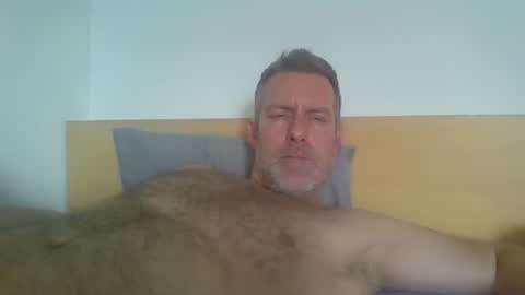 Red online show from September 15, 2025, 1:55 pm