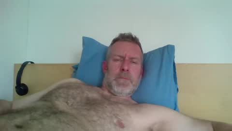 Snapshot of redandbluecloud chatting on May 11, 2026, 10:32 am Red online show from May 11, 2026, 10:32 am