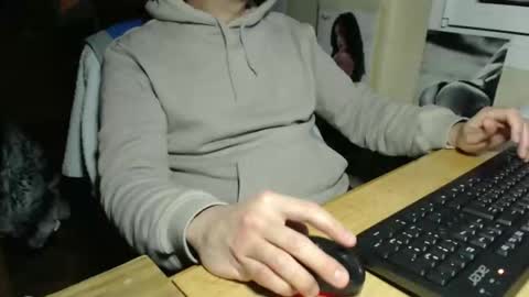 Red online show from November 30, 2025, 4:11 pm