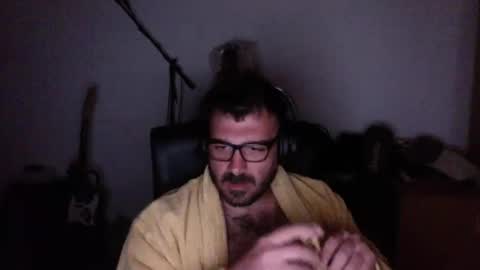 redbonezzzz online show from April 6, 2026, 6:53 pm