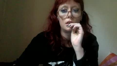 redcassie666 online show from April 3, 2026, 4:05 pm