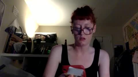 Snapshot of redcassie666 chatting on May 27, 2026, 7:11 pm redcassie666 online show from May 27, 2026, 7:11 pm