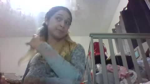 Snapshot of reddwaxx chatting on November 19, 2025, 10:10 pm reddwaxx online show from November 19, 2025, 10:10 pm