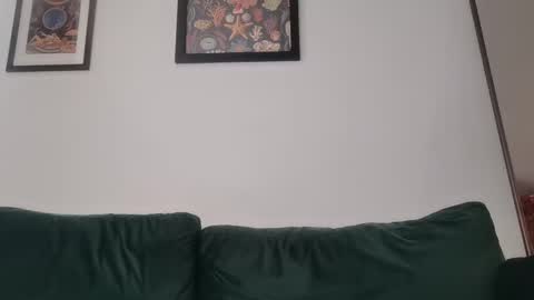 redfloweer online show from March 5, 2025, 2:56 pm