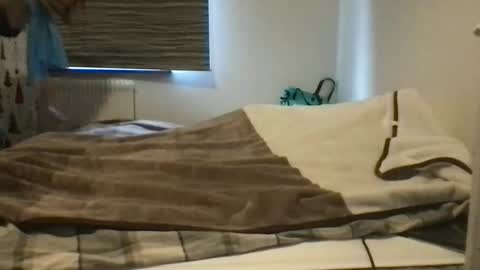 Snapshot of redfoxofficial chatting on February 24, 2026, 10:35 am Redfox online show from February 24, 2026, 10:35 am