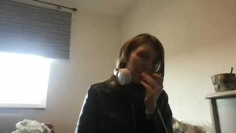 Snapshot of redfoxofficial chatting on March 2, 2026, 12:45 pm Redfox online show from March 2, 2026, 12:45 pm