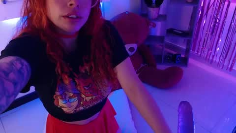 Snapshot of redgirrl_77 chatting on May 27, 2026, 12:02 pm Mere online show from May 27, 2026, 12:02 pm