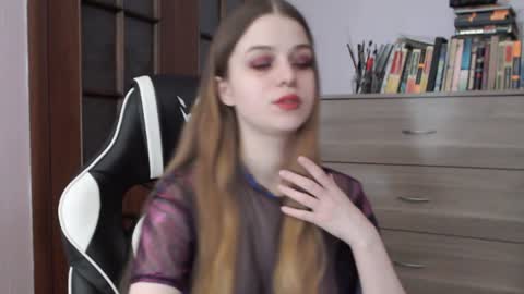 Lily online show from December 30, 2024, 3:14 am