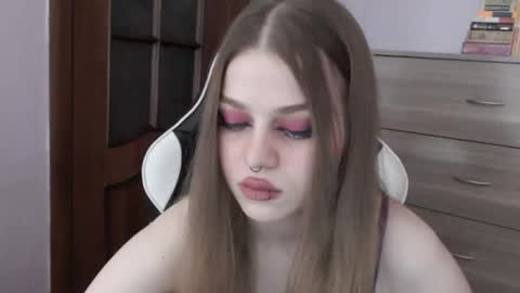 Lily online show from September 29, 2025, 3:11 am