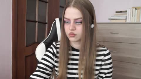 Snapshot of redhead_rabbit chatting on May 3, 2026, 2:50 am Lily online show from May 3, 2026, 2:50 am