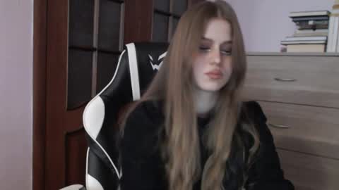 Snapshot of redhead_rabbit chatting on May 23, 2026, 2:50 am Lily online show from May 23, 2026, 2:50 am